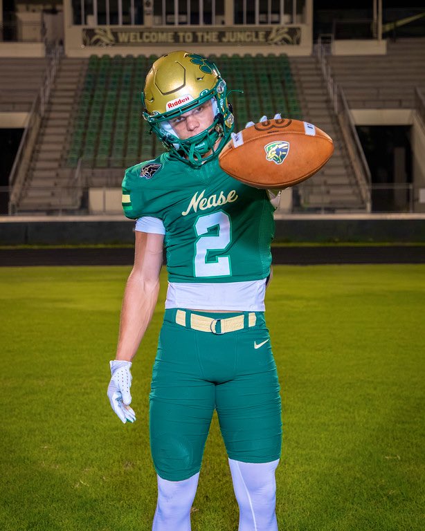 NeaseFTBL's tweet photo. Loading 📸📸📸📸

#NEASE https://t.co/2nq0tXWfvl