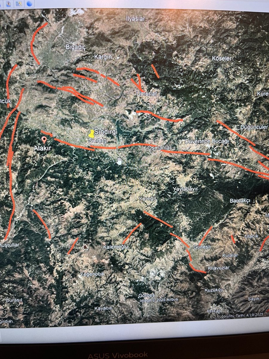 Naci Görür paylaşımı;

Şimdi Alakır-Sındırgı/Balıkesir’de 6,1 deprem oldu. Deprem Simav Fay Zonu, Sındırgı Segmanı üzerinde. Sağ yönlü, yanal bir fay niteliğinde. Küçük deprem değil, hasar olabilir. Daha büyük deprem olacağını sanmıyorum. Evlerden bir müddet uzak durun.

#Deprem