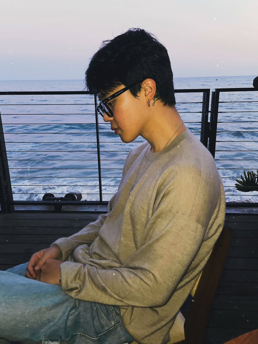 wilddestt's tweet photo. While the leaves withered away
And grew again, You have gone far away. https://t.co/rlbdnJ9oYY