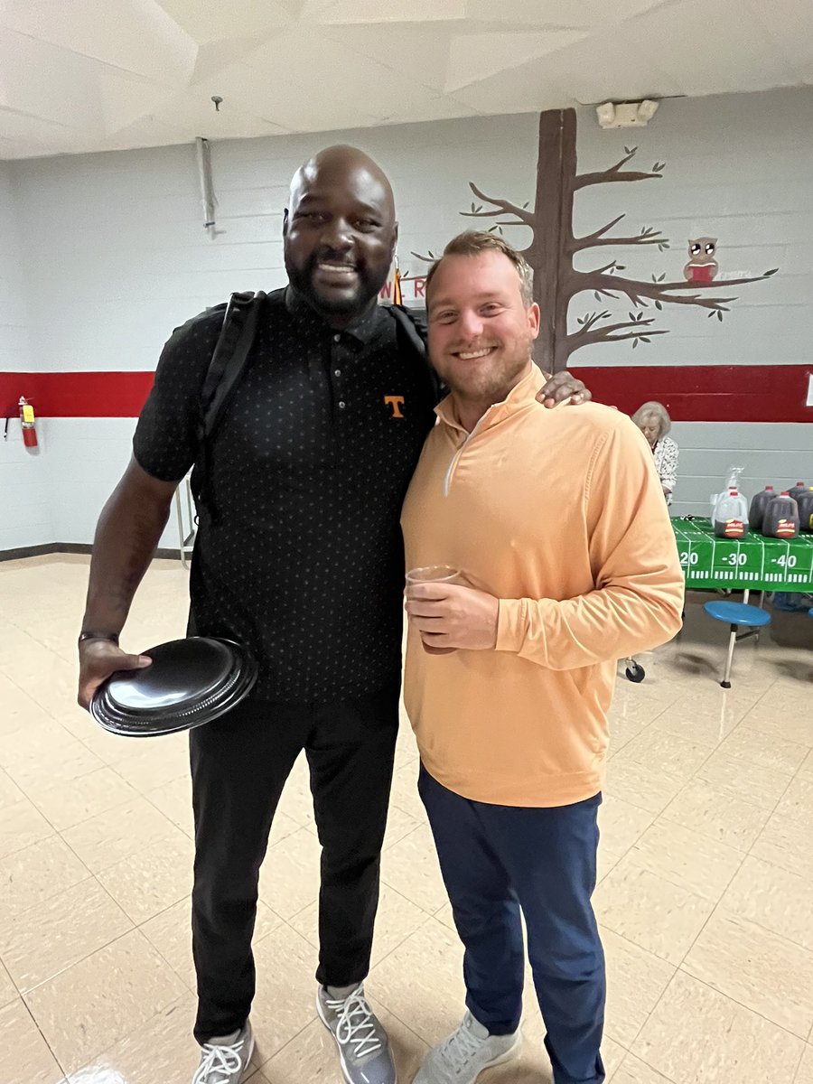 Tina Lee tweet media