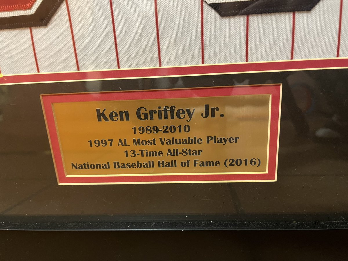 5K_Collectibles's tweet photo. ANY @Reds #Griffey or @49ers #Rice Fans out there interested in these 2 framed auto jerseys?

Both certified &amp; professionally framed

Willing to make a deal

DM me for more info

RT &amp; Tag 🙏
@CardandCoinShop @FastBreakCards @thekid24cards @HobbyConnector @goingdeepe @LAcarddude https://t.co/tcov0HkDsp
