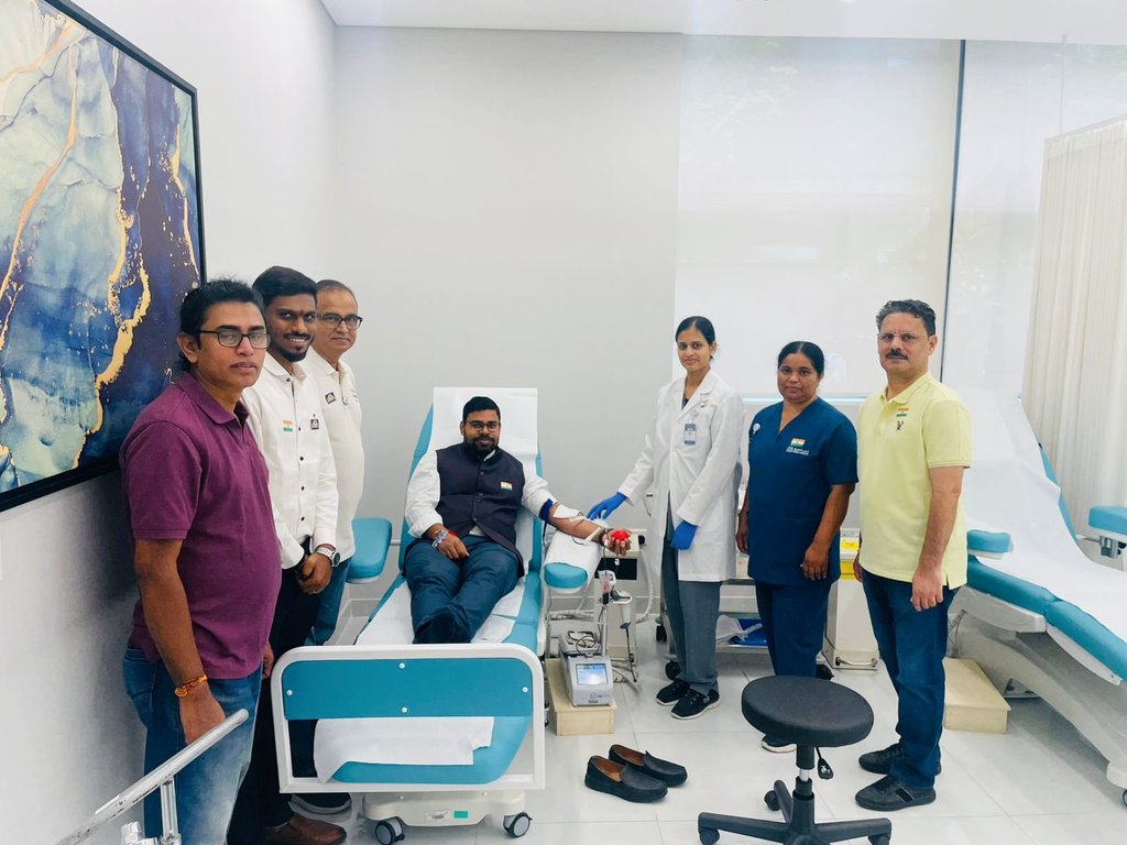 Vijay_PHF's tweet photo. Consul Passport, Mr. Ashish Verma joined more than 270 donors in ‘Mega Blood Donation Campaign’ organized by @FOIEvents in association with @cgidubai to commemorate 79th #IndependenceDay2025. https://t.co/d65E5Jj3df
