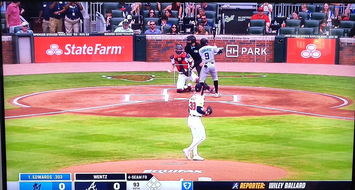 EveLynne42's tweet photo. And, her first call is a strike!!!
#GoJen!! https://t.co/wd1sTS8ISg