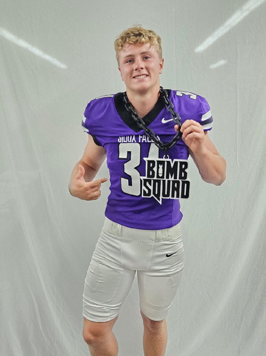 Levi Veskrna 2026 RB (@levi_veskrna) on Twitter photo #AGTG After a great visit and conversation with <a href="/JimGlogowski/">Coach Glo</a> and <a href="/CoachLueds/">Lucas Lueders</a> , I’m blessed and grateful to receive an offer from <a href="/USFCougarsFB/">USF Football</a>!! Excited to get back on campus soon! #bombsquad #winnerswin
<a href="/bvhsfootball/">BV Lynx Football</a> <a href="/mchristensenbv/">Matt Christensen</a> #AGTG After a great visit and conversation with <a href="/JimGlogowski/">Coach Glo</a> and <a href="/CoachLueds/">Lucas Lueders</a> , I’m blessed and grateful to receive an offer from <a href="/USFCougarsFB/">USF Football</a>!! Excited to get back on campus soon! #bombsquad #winnerswin
<a href="/bvhsfootball/">BV Lynx Football</a> <a href="/mchristensenbv/">Matt Christensen</a>