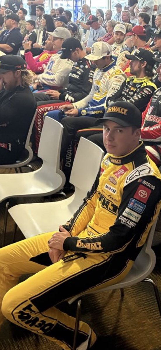 dngnascar's tweet photo. Me when the teacher partners up groups by number and I have to watch my best friend leave to go to another table: https://t.co/kkhayOSXa3