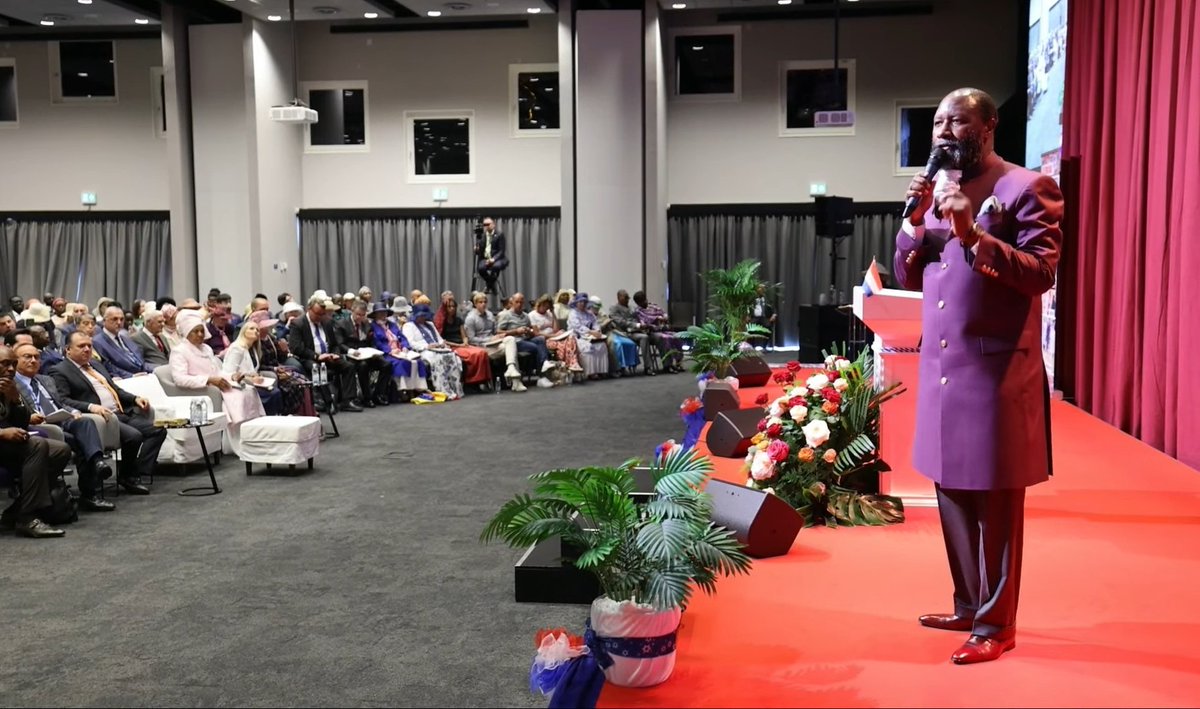 paul_PottersSon's tweet image. The practitioners at the pulpit are mere dispenser of a Message whose owner is God.
#EternalGospelHour