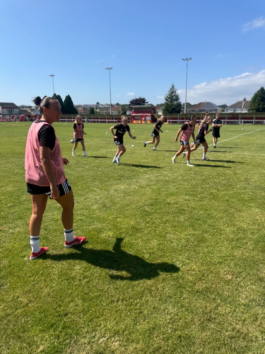 Fulham FC Women (@fulhamfcwomen) on Twitter photo Finishing our Cardiff camp with a 2-0 win. 💪
Wishing you the best of luck for the coming season, <a href="/BFLLAFC/">Briton Ferry Llansawel Ladies</a>! Finishing our Cardiff camp with a 2-0 win. 💪
Wishing you the best of luck for the coming season, <a href="/BFLLAFC/">Briton Ferry Llansawel Ladies</a>!