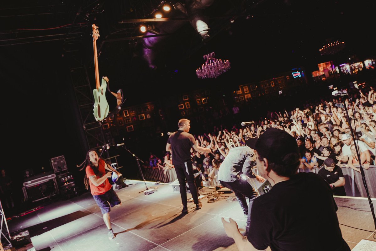 Chris DeMakes (@lessthanchris) on Twitter photo Denver! Still trying to decompress from last nights mayhem! Woke up with my ears ringing, and my heart full. Special thanks to <a href="/FillmoreDEN/">Fillmore Auditorium</a> for their righteous hospitality, Today we rest. Texas, we start three in a row with you tomorrow…
📷: <a href="/gavfrontrow/">Gavin Smith</a> Denver! Still trying to decompress from last nights mayhem! Woke up with my ears ringing, and my heart full. Special thanks to <a href="/FillmoreDEN/">Fillmore Auditorium</a> for their righteous hospitality, Today we rest. Texas, we start three in a row with you tomorrow…
📷: <a href="/gavfrontrow/">Gavin Smith</a>