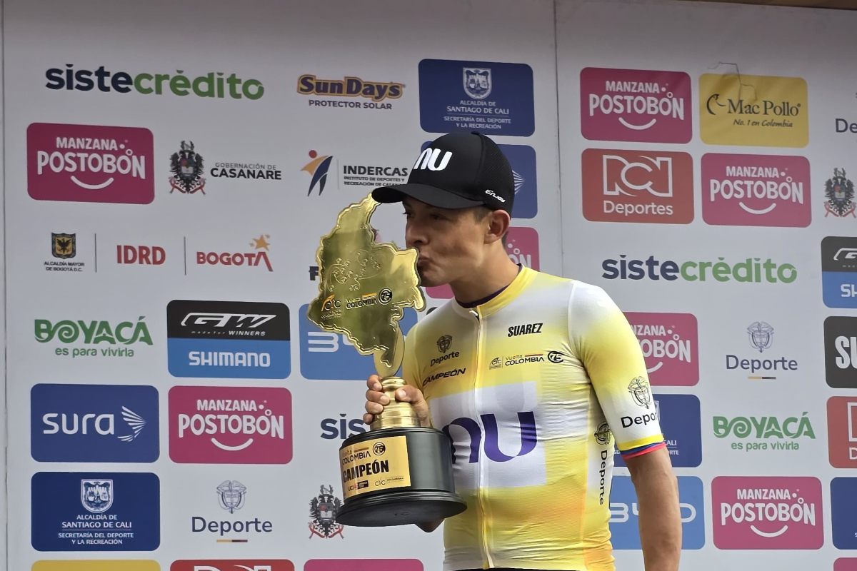 Mundo Ciclístico (@mundociclistico) on Twitter photo #VColombia2025 | 🇨🇴🚴♂️ 🏆 🥇 Rodrigo Contreras (💜NU Colombia💜), 🏆 gran campeón de la Vuelta a Colombia 75 años 🇨🇴 🚵♂️🏆🇨🇴 💪👏
#ElPortalDelCiclismo #VueltaaColombia #VueltaaColombia2025 <a href="/Vueltacolombia1/">Vuelta a Colombia 75 años #VColombia2025</a> <a href="/fedeciclismocol/">Federación Colombiana de Ciclismo</a> <a href="/EquipoNu/">Equipo de Ciclismo NU Colombia</a> <a href="/nubank/">Nubank</a>
revistamundociclistico.com/2025/rodrigo-c… #VColombia2025 | 🇨🇴🚴♂️ 🏆 🥇 Rodrigo Contreras (💜NU Colombia💜), 🏆 gran campeón de la Vuelta a Colombia 75 años 🇨🇴 🚵♂️🏆🇨🇴 💪👏
#ElPortalDelCiclismo #VueltaaColombia #VueltaaColombia2025 <a href="/Vueltacolombia1/">Vuelta a Colombia 75 años #VColombia2025</a> <a href="/fedeciclismocol/">Federación Colombiana de Ciclismo</a> <a href="/EquipoNu/">Equipo de Ciclismo NU Colombia</a> <a href="/nubank/">Nubank</a>
revistamundociclistico.com/2025/rodrigo-c…