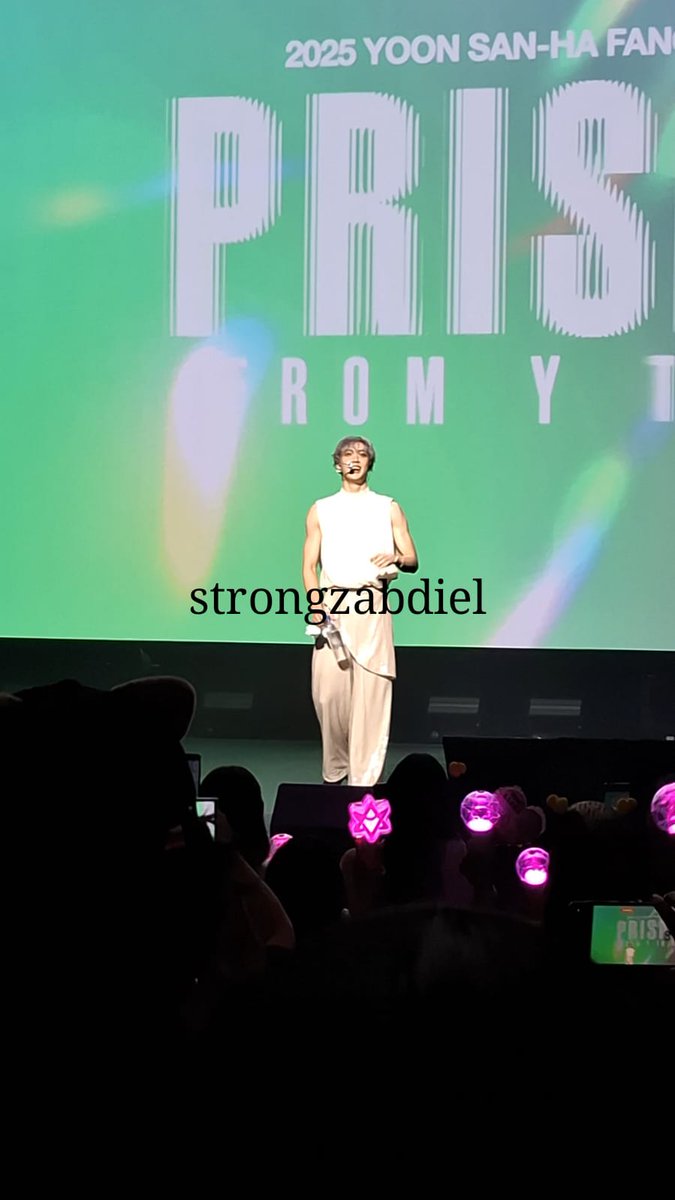 strongzabdiel's tweet photo. Hola, después de tiempo vuelvo a compartir q tuve la fortuna de ver a Sanha en vivo, obtuve VIP y le dije i love you so much y q me haya respondido de igual forma, viví el mejor dia de mi vida, gracias Sanha por existir, por ti logre salir adelante y terminar mi carrera. https://t.co/cFwMvzMZLY