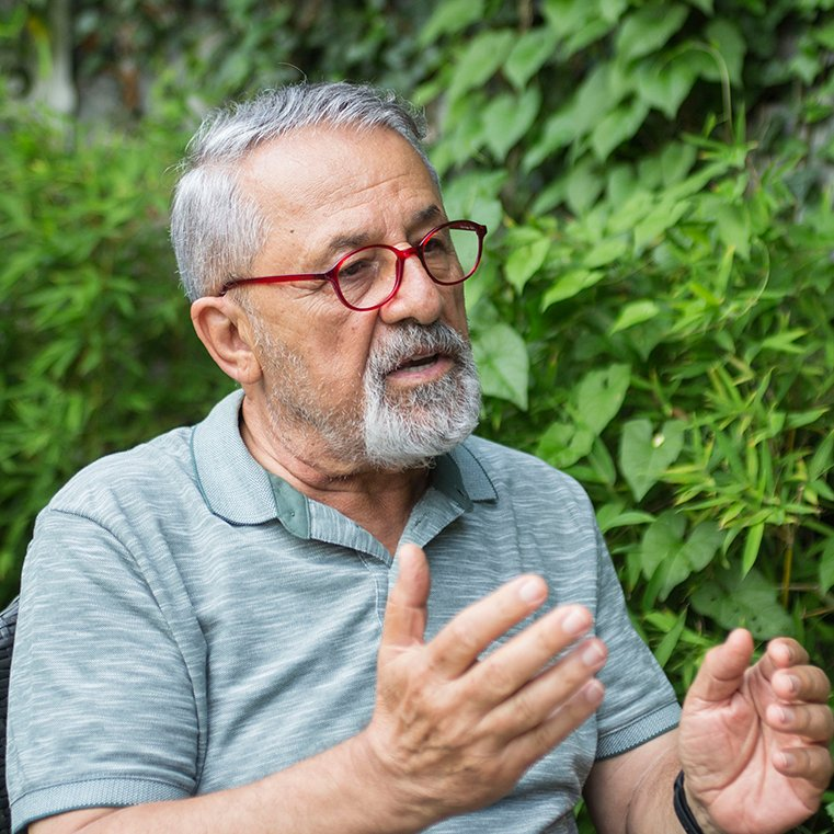 tvmeltem's tweet photo. Prof.Dr. Naci Görür:

"Şimdi televizyonlarda #deprem haberi peşinde koşanlara söylüyorum: Ben deprem dirençli kentler diye yırt��nırken neredeydiniz?

Unutmayın tek çözüm deprem dirençli kentler!" https://t.co/mDs3EyCEHL