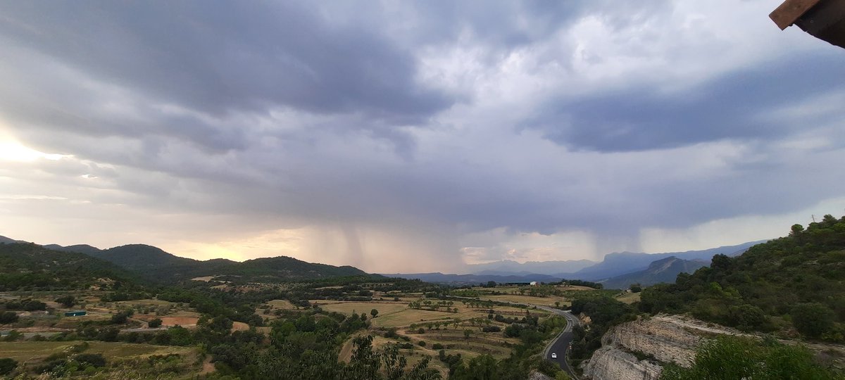 fru5kit4's tweet photo. Tormentas de agosto, Sobrarbe 2025 https://t.co/G4DqNqspgp