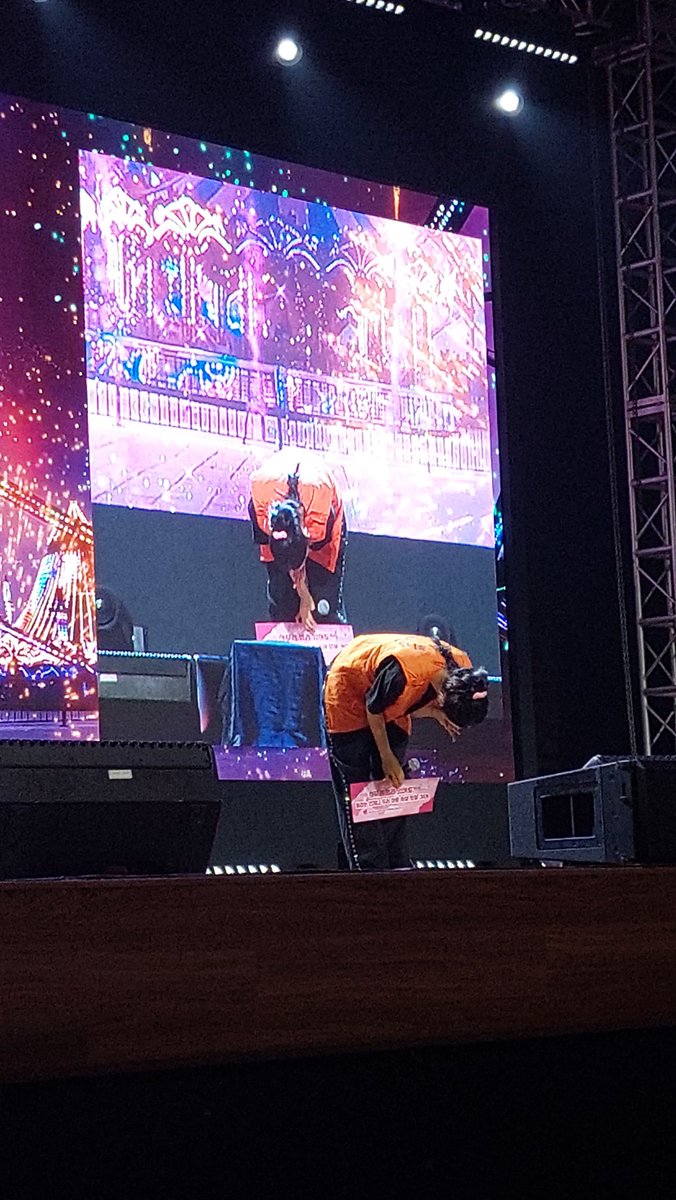 HyeroomyID's tweet photo. To the one and only, @hyeriherihey. We don’t know if you will ever read this, but we hope that what we express here will somehow reach you. Thank you for coming and visiting us, your fans from Indonesia. Thank you for giving your best at the fan meeting in Jakarta, and at every fan meeting you’ve done. As we said in the tribute video, you have done your very best, and we are proud of you. Your 15 year career journey may not have been easy, but you have endured and always strived to be the best version of yourself.

We hope we’ll have the chance to meet again soon. Don’t forget that we are always here for you, because no matter how far, you’ll always be in our hearts. We love you, Lee Hyeri 🥹💝✨.

#Hyeri #혜리 #LeeHyeri #이혜리 #HYERIFANMEETINGINJAKARTA #Hyeri_In_Jakarta #WelcomeToHyerisStudioInJakarta