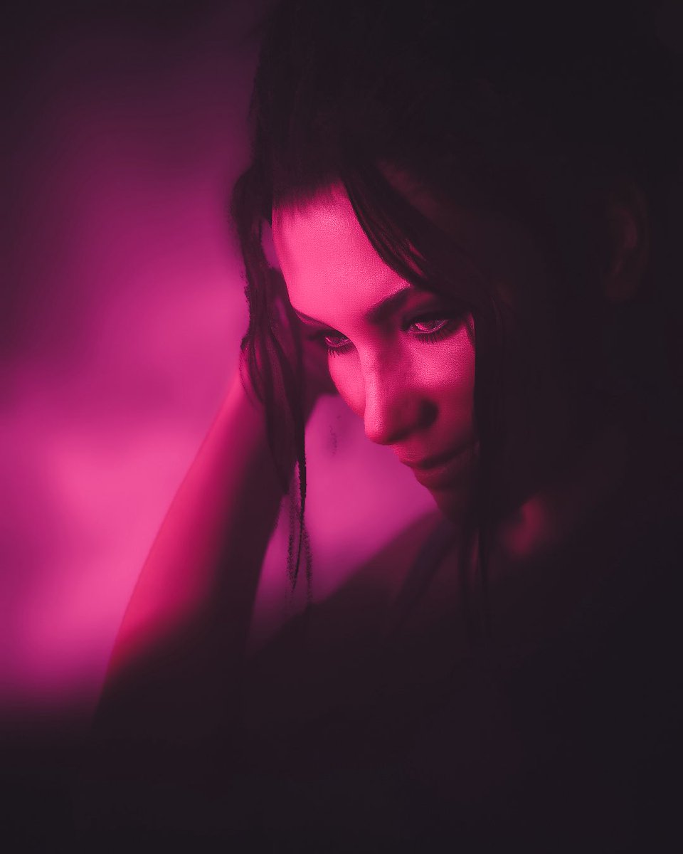 Cyber0_VP's tweet photo. Lost in something only she knows
#TheKnaveVP 

#Cyberpunk2077 #ThePhotoMode #VirtualPhotography #VirtualPortraits https://t.co/adaRReSRWD