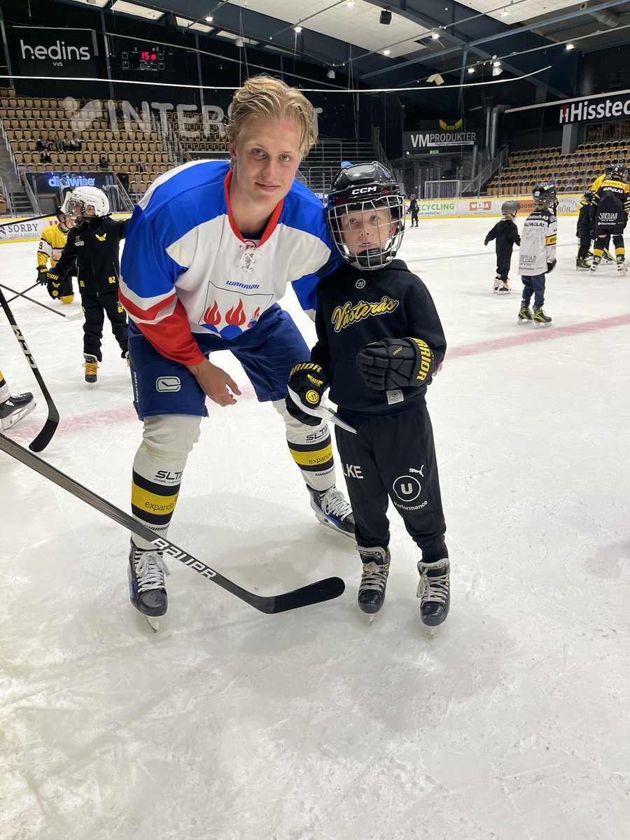 Gricksson tweet media