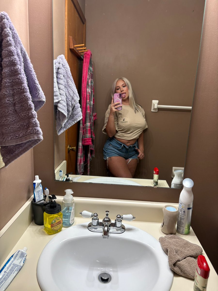 urfaveblonde112's tweet photo. https://t.co/h6NLStcwlw https://t.co/5fr6bHtkbS