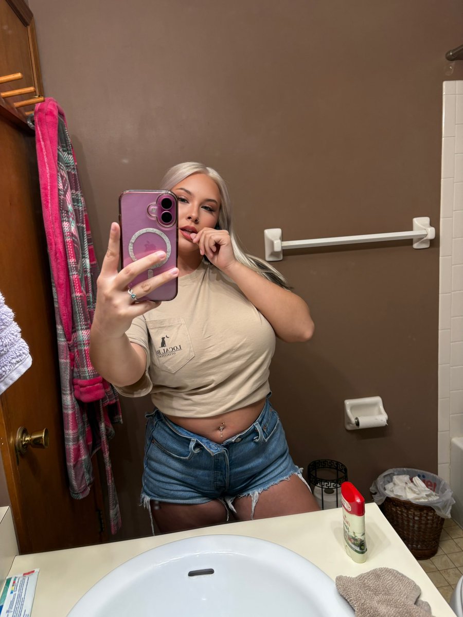 urfaveblonde112's tweet photo. https://t.co/h6NLStcwlw https://t.co/5fr6bHtkbS