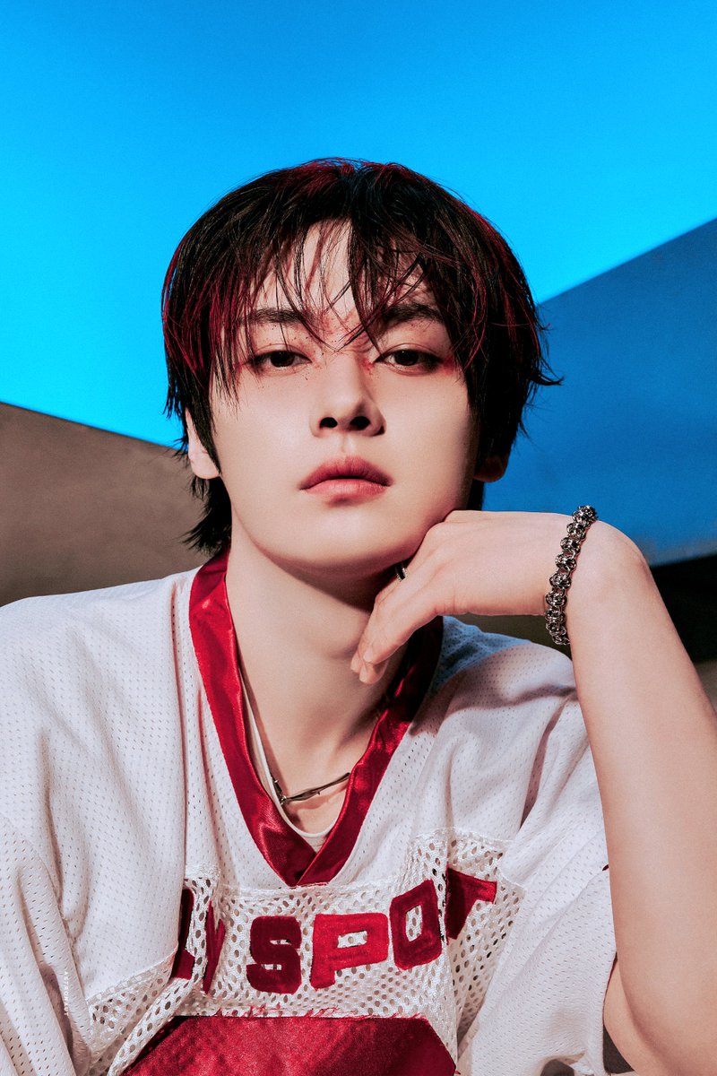 1025gif's tweet photo. HOORAY ฅ  

#리노 #LEEKNOW https://t.co/Sy18M7qn5P