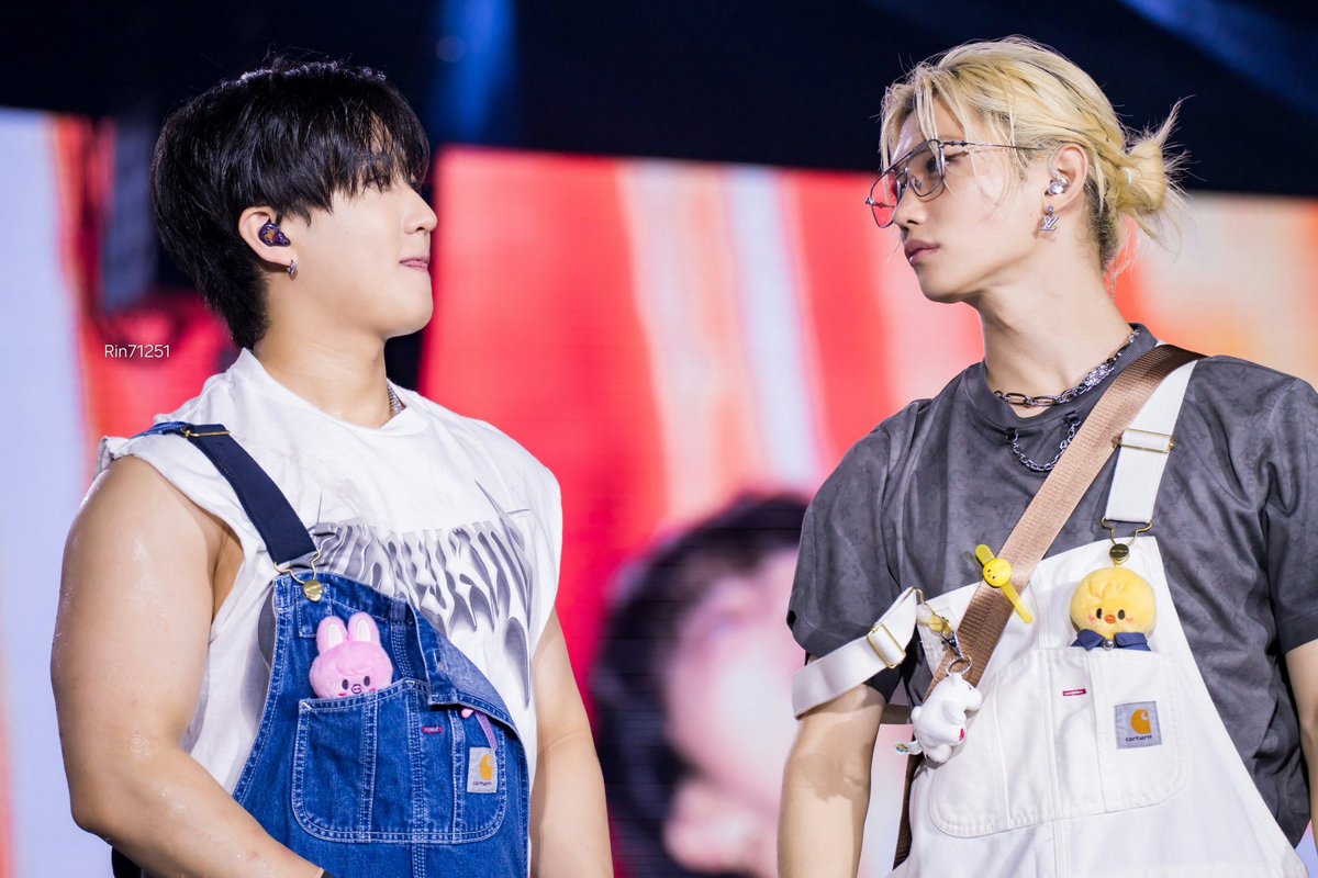 the way flx is looking at chngbn like nothing else in the world matters but him. yeah. okay. i’m normal.