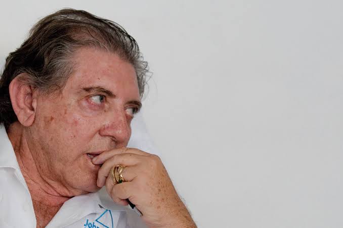 Brazilian__News's tweet photo. Você sabia? 😡

João de Deus, condenado a mais de 300 anos de prisão por centenas de casos de abuso sexual, hoje cumpre pena em prisão domiciliar.

Enquanto isso, senhoras acima de 70 anos seguem presas por participação nos atos de 08/01, muitas sem condenação definitiva. https://t.co/Mfn0MsWEv9