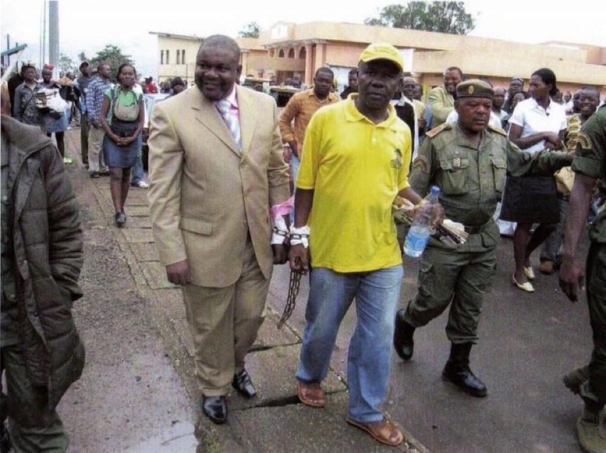 Ngamvit's tweet photo. Quand je vois les « les camerounais ne sont pas courageux » ça me fait mal! https://t.co/Od0K9DbOkb