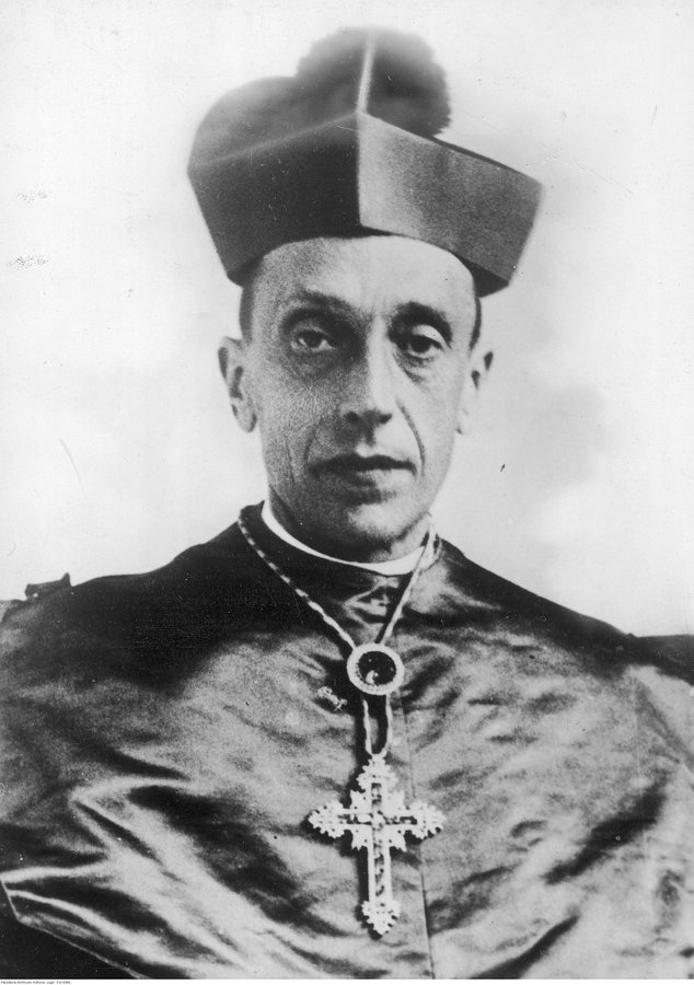 El 10 d'agost de 1937 es va fer pública la carta col·lectiva de l'Episcopat espanyol de suport a la dictadura de Franco.
El cardenal Vidal i Barraquer, el bisbe de Vitòria, Mateo Múgika i el de Menorca, Joan Torres. es van negar a signar-la.
Vidal i Barraquer va morir a l'exili.