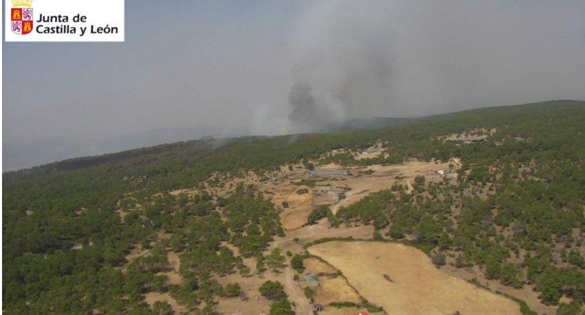 jfcohdez's tweet photo. #IFSanBartoloméDePinares lo damos por ESTABILIZADO . El perímetro  inalterado, con leves reproducciones durante la jornada de hoy. Mantenemos el IGR-2 por el corte de la vía férrea, que será examinada las próximas jornadas con vista a su reapertura por parte de @jcyl  y @Adif_es https://t.co/UZA6EAVnRb