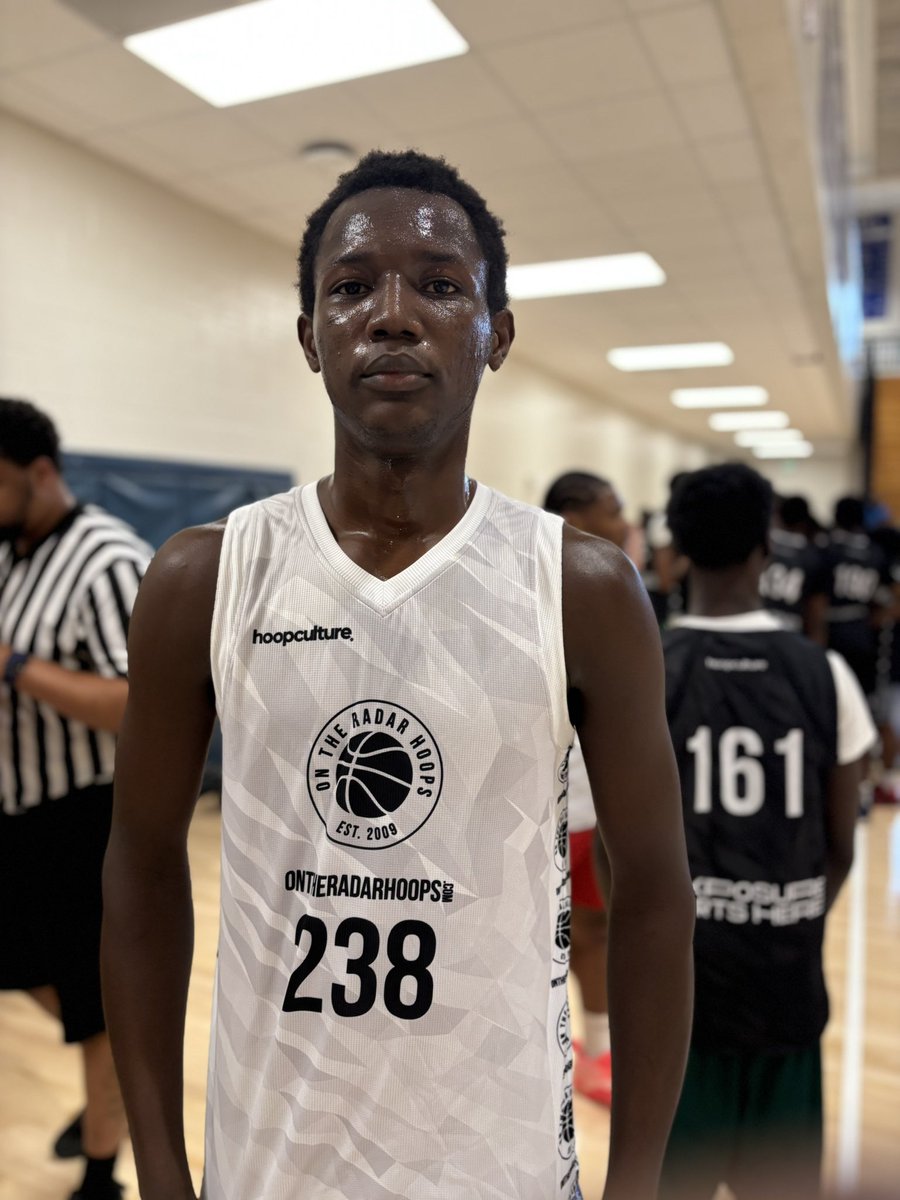 MathurineAgency's tweet photo. @ArcherMBB @WoffordMBB @HolmesKahmare @OntheRadarHoops @OTRHoops @TaiYoungHoops @CoachJuke @Proven_Prospect @jonesborohsath @CalvinGoss2028 @EYASports_ Mbidggolbaat Caesar 6’8 F 2029

Nice introduction and inserts himself as another versatile big coming through the Green Forest ranks. Kncokded down 3 3s showed ability to put ball on the floor and guard multiple positions. The versatility is there. https://t.co/yoCXbRtcvx
