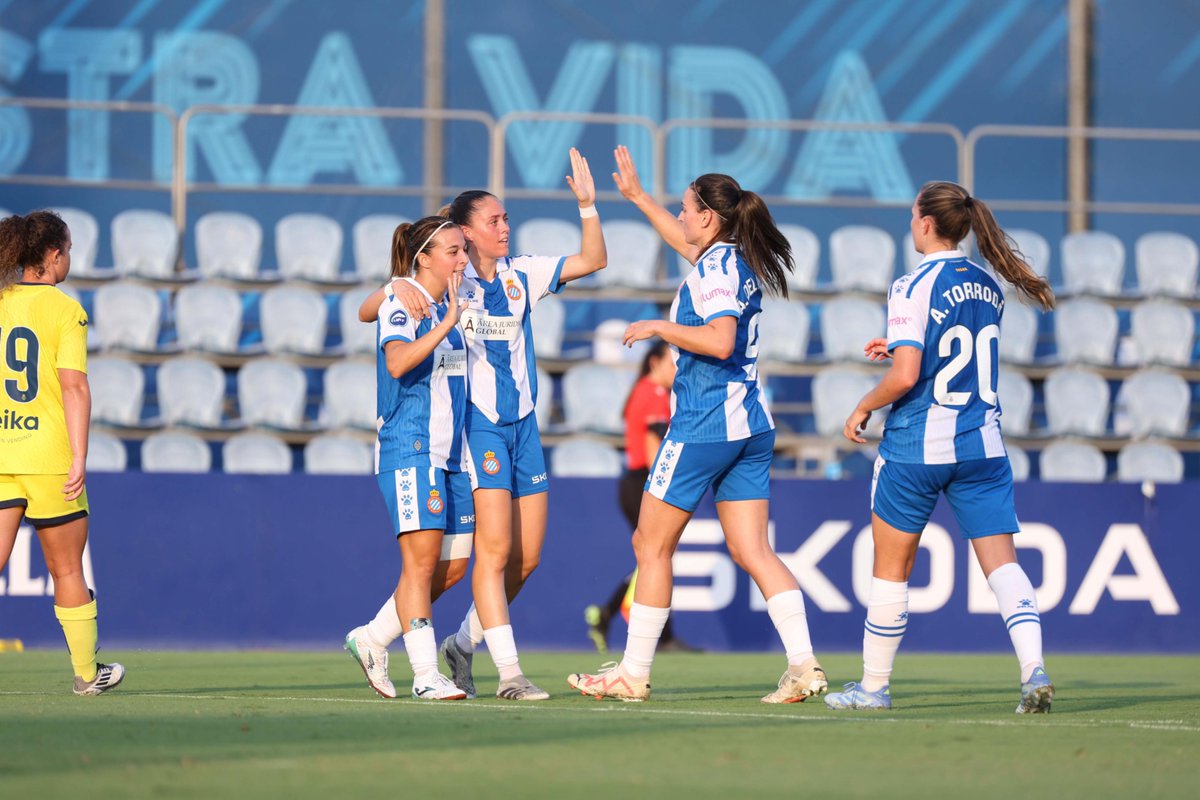 RCDEFemeni's tweet photo. El primer gol de la pretemporada😍 https://t.co/JAFpCeqq36