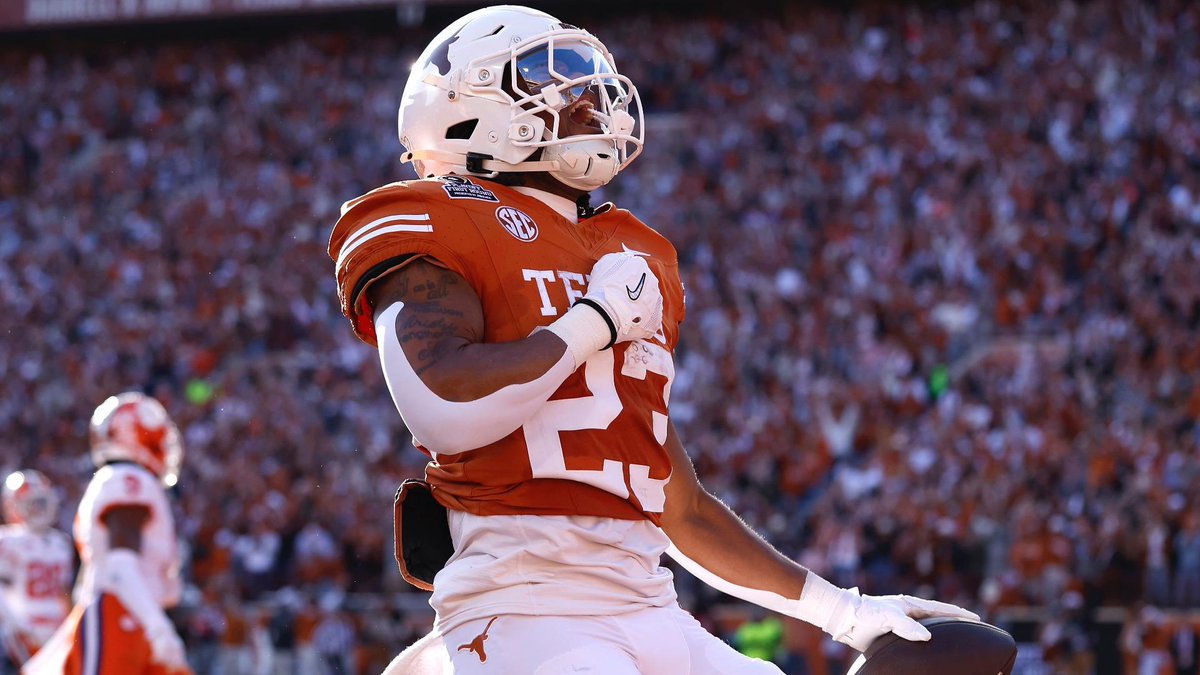 SDThunderbirds's tweet image. With the 26th overall pick in the 2025 FFFL Draft, we have selected RB Jaydon Blue. Welcome to San Diego!

#StrikeWithThunder
#FFFL