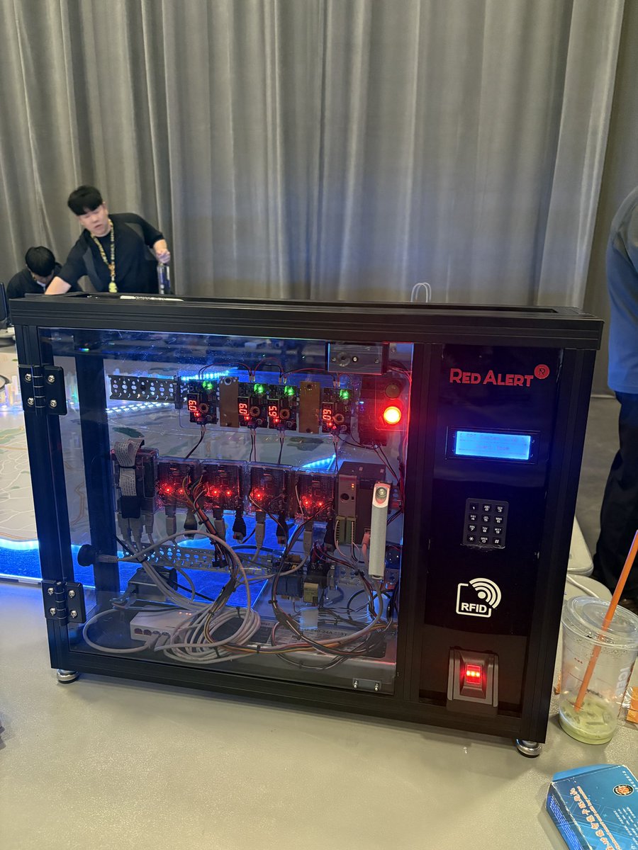 icsctf's tweet image. 🚨Red Alert ICS CTF Day 3 is On at @defcon33 

First Blood ‘PPS-JWT’ ✨✨