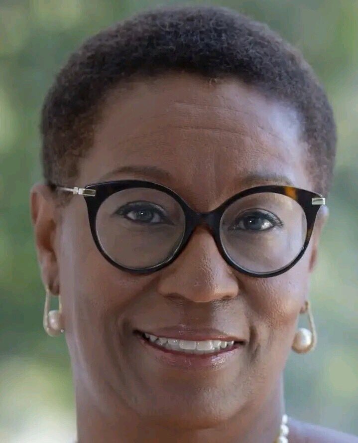 Redhead4645's tweet image. Gainesville, FL City Manager Cynthia Curry resigns, effective Nov. 21, days after DOGE Florida audits began. She cites new leadership needs (Gainesville Sun, WCJB, Alligator, Aug 8, 2025). City had clean audits &amp;amp; growth. Timing is curious. 👀 #TrumpEffect #DOGE