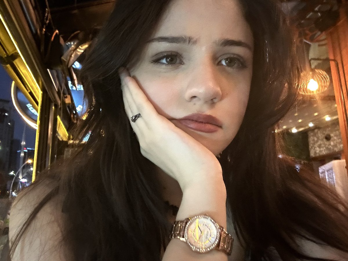 𝐫𝐚𝐯𝐞𝐧 tweet media