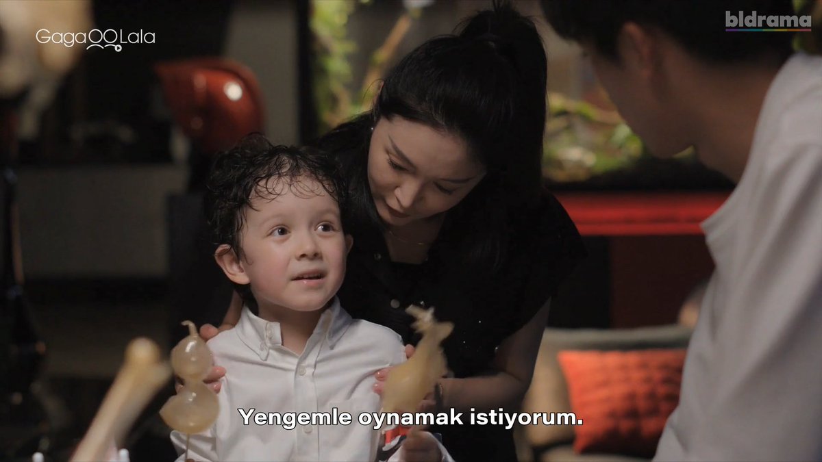 bu bölümde çok sıkıldım ama şu çocuk pek tatlıydı favdırrr