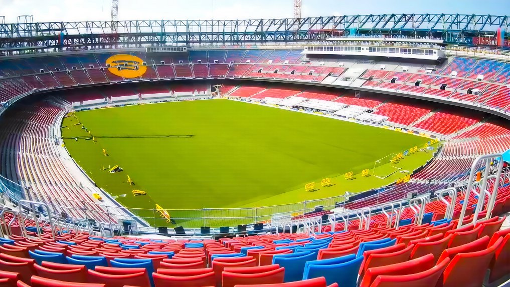 Última hora. Informa RAC1. La inspección de los técnicos de la ECA ha encontrado más de 200 deficiencias en la primera fase de las obras del Camp Nou.

El partido del 14/09 contra el Valencia en casa está en peligro real por la falta de tiempo para lograr las licencias.