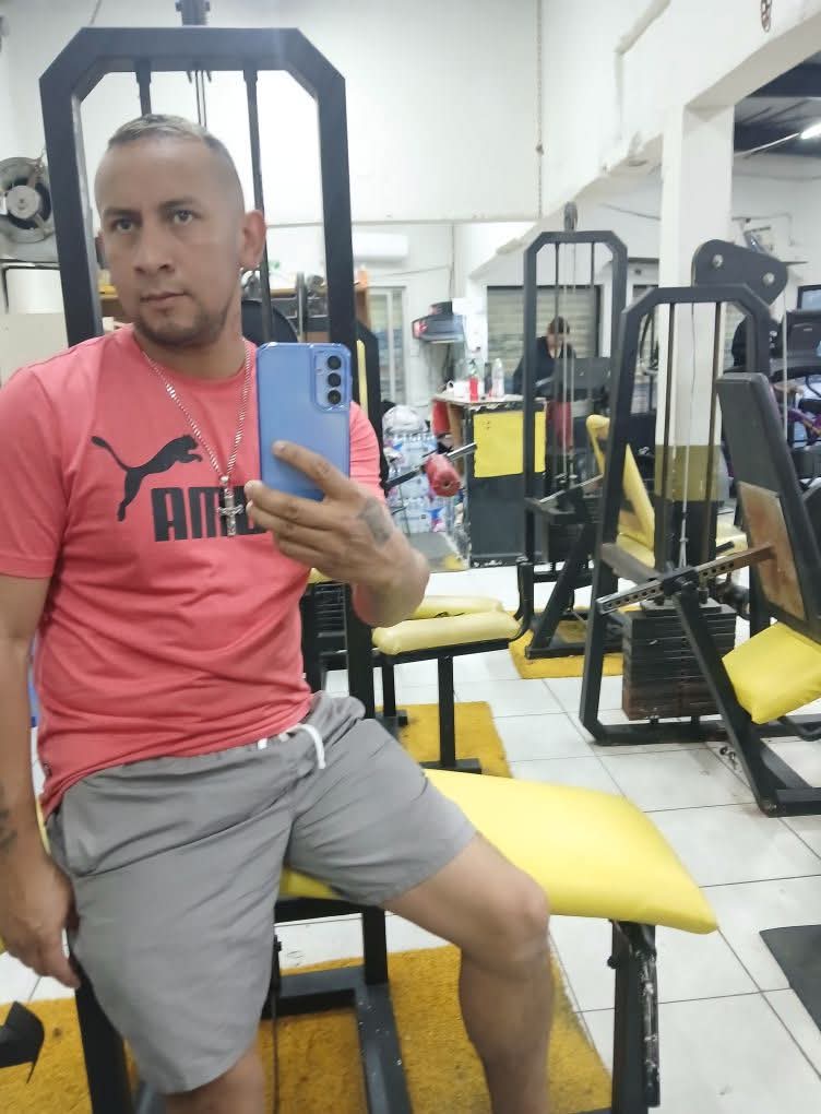 Robertsockos's tweet photo. Que rica verga se carga este chacalito🍆🤤 https://t.co/LfpPLWJwbW