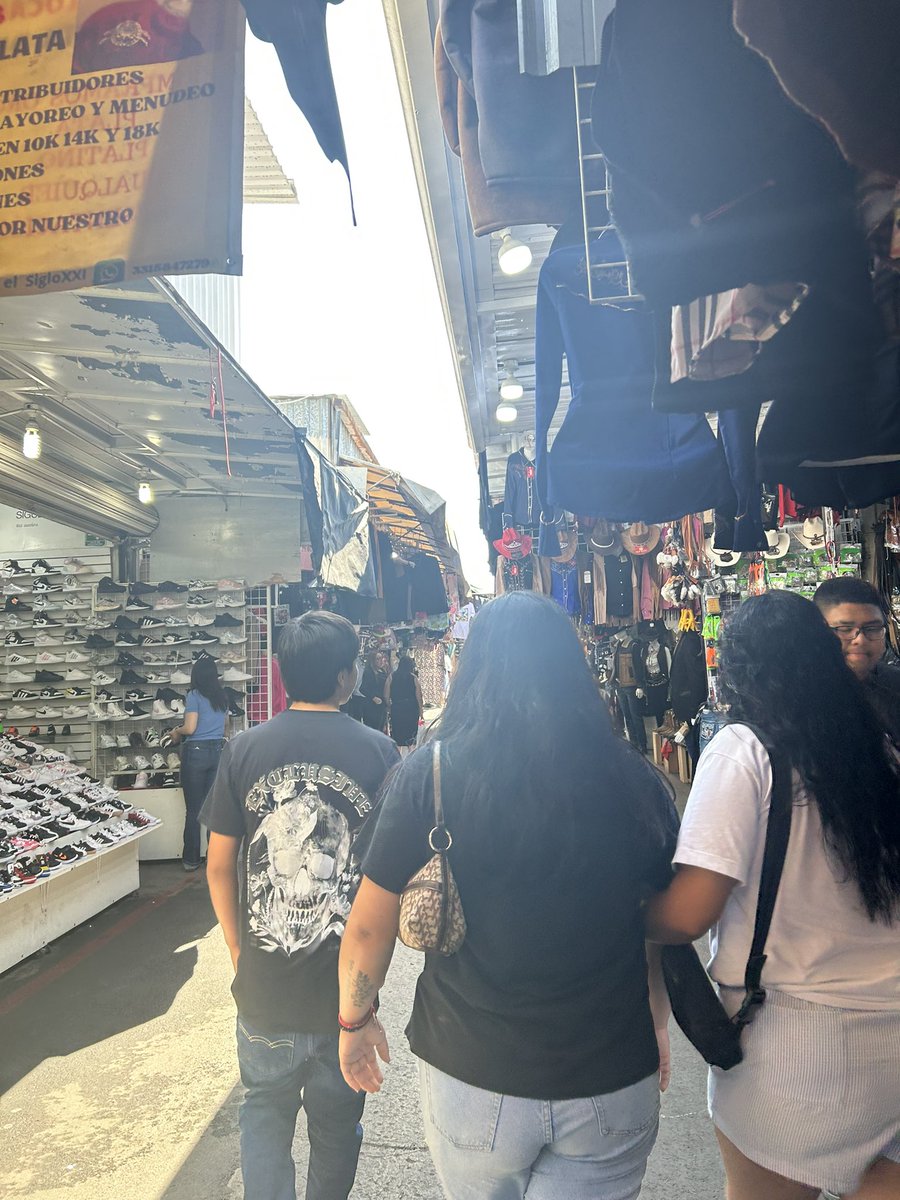 Vine a Tijuana y lo q pedí fue que me llevaran a un tianguis