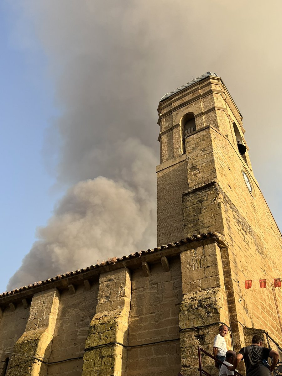 jow96RP's tweet photo. #carcastillo #incendio https://t.co/eytYa4gFgN