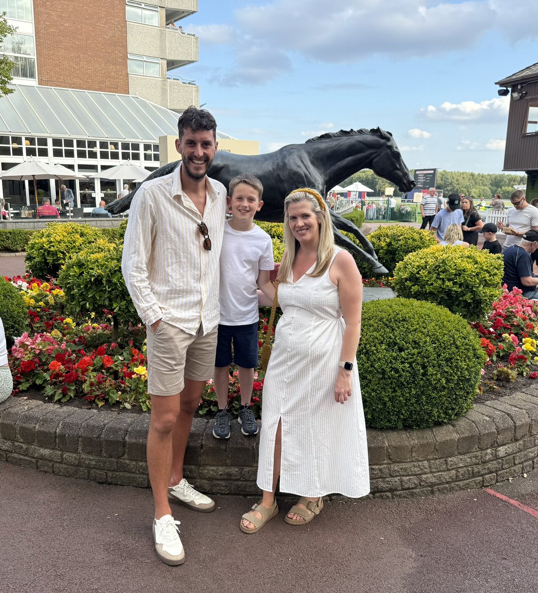 StephenFisher_'s tweet image. Superb day at @haydockraces in the sun!! ☀️🐎