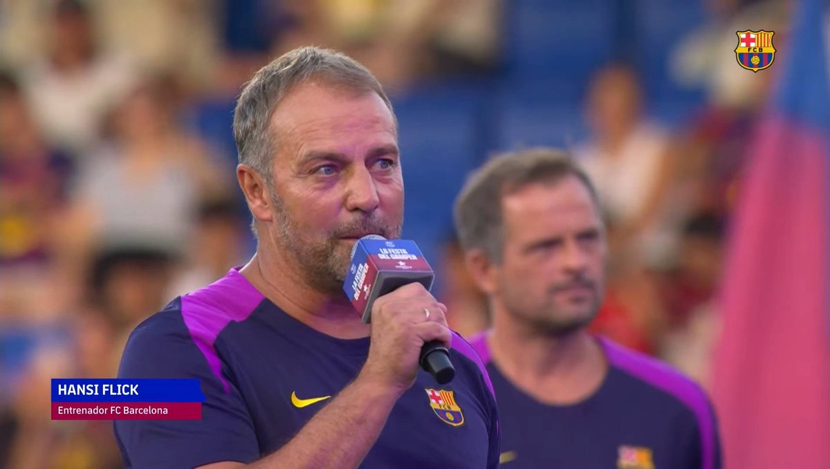 BarcaTimes's tweet photo. 🚨 | Hansi Flick is speaking in fluent Spanish. #fcblive ❤️ https://t.co/MSrKDAr06a