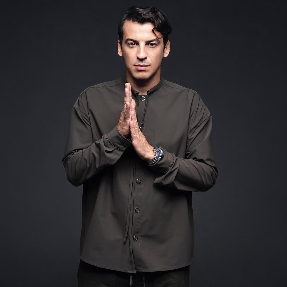 Norm Ender: "Allah tufan geliyor dedi Nuh'a, dua et demedi sağlam bir gemi yap dedi.

İnanan ayet, inanmayan masal desin ama gerçeğimiz bilimdir. Allah'ın emridir. Japonlar doğanın gerçeği diye uyguluyor, sen Allah'ın emri olmasına rağmen...

Yıl 2025 toprağa sakinlik ver diye