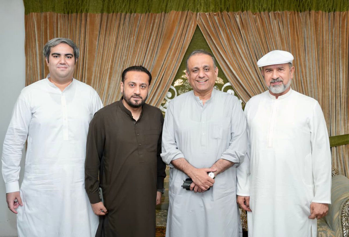 صدر استحکام پاکستان پارٹی اور وفاقی وزیر عبدالعلیم خان  صاحب کے اعزاز میں ممبر صوبائی اسمبلی اور چیئرمین (PHA)  غزالی سلیم بٹ صاحب کی جانب سے ظہرانہ۔
منسٹر ہیلتھ پنجاب خواجہ عمران نذیر صاحب اور کوآرڈینٹرٹو منسٹر ہیلتھ پنجاب جنید عظمت بٹ  بھی مجود تھے۔