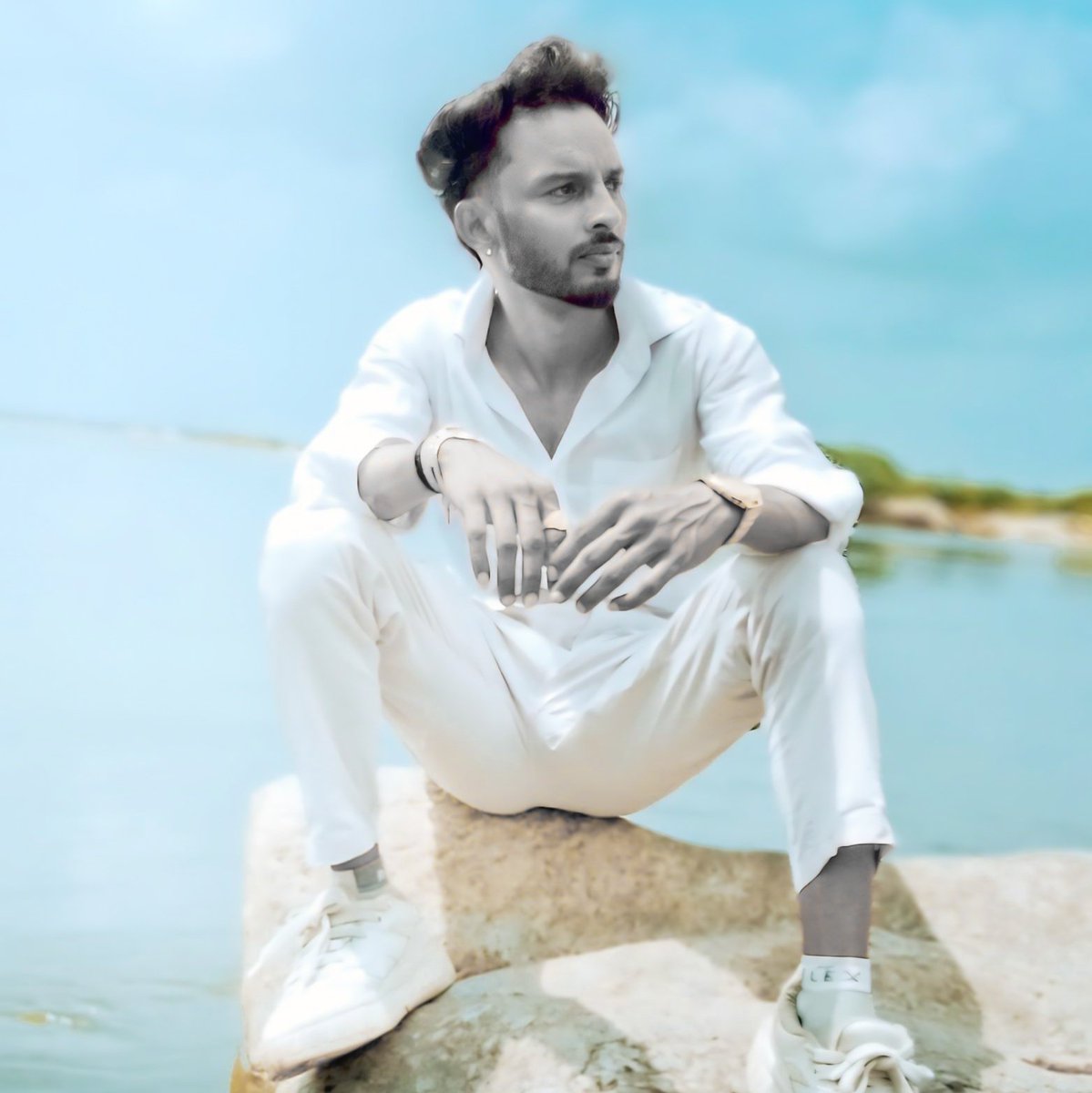 AshuMusik's tweet photo. #NewProfilePic https://t.co/cqLXGnoRAF