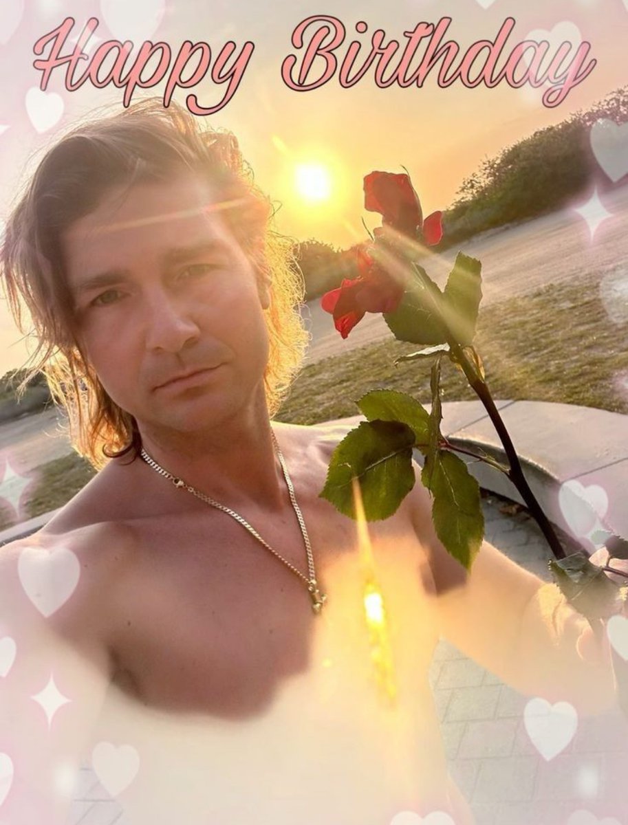 HAPPY BIRTHDAY <a href="/Toebeans3000/">Toast</a> !! GEGGEGRRR WE LOVE YOU SO SO MUCH HUN, HAVE THE BEST BIRTHDAY EVER!!! ❤️❤️✨

EVERYONE WISH THEM A HAPPY BDAYY 🎉🎉🎂‼️‼️