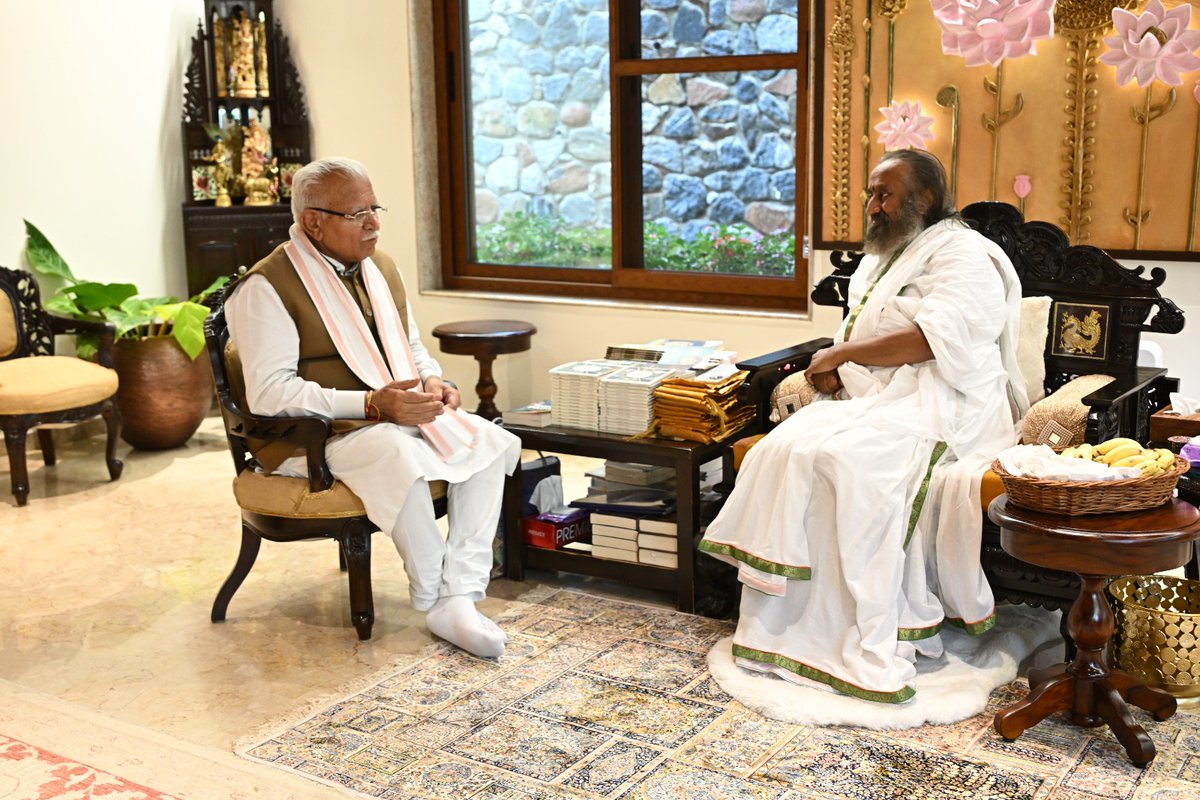 mlkhattar's tweet photo. ‘पद्म विभूषण’ आध्यात्मिक गुरु श्री श्री रविशंकर जी से बेंगलुरु स्थित आश्रम में पहुंचकर शिष्टाचार भेंट की। उनसे मिलना सदैव आत्मिक ऊर्जा और प्रेरणा से भर देता है।
@OfficeOfGurudev https://t.co/f7dKcHAs0y