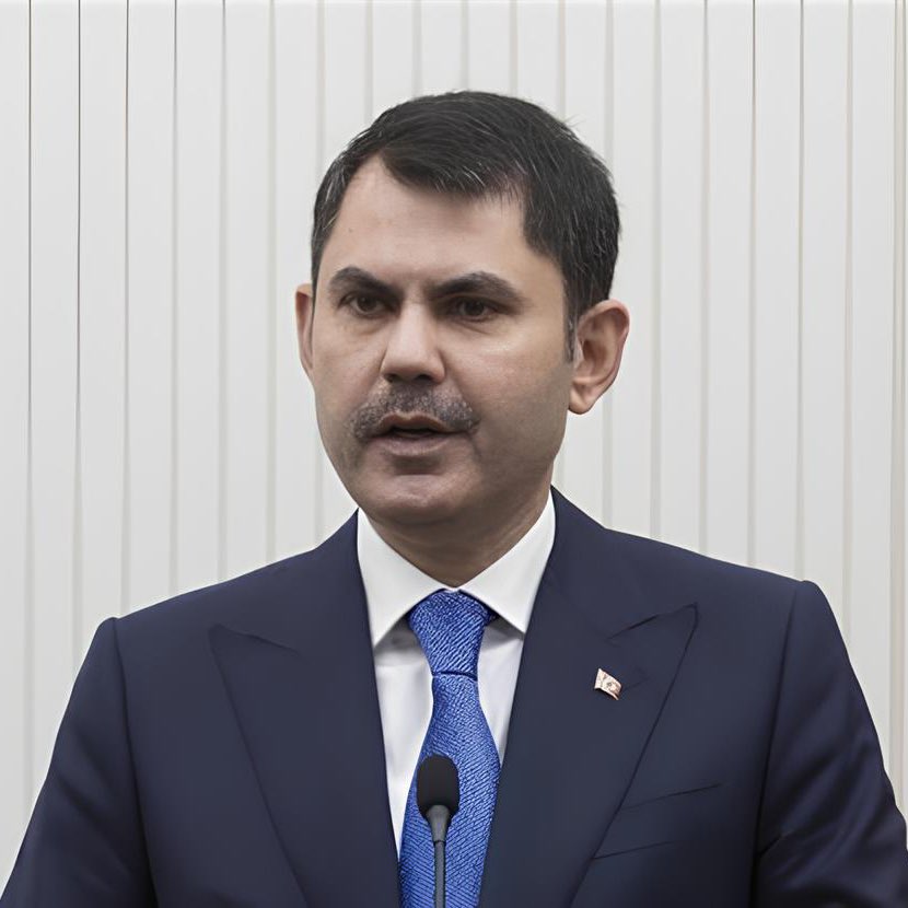 solcugazete60's tweet photo. Çevre ve Şehircilik Bakanı Murat Kurum, kimsenin aklına gelmeyen bir uyarıda bulundu:

“Hasarlı binalara girmeyin.” https://t.co/skLerPj3NO