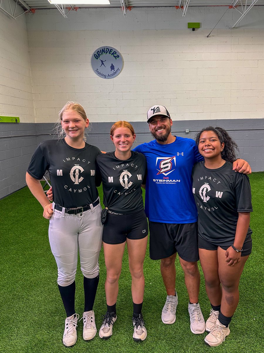 coach_steinman's tweet photo. That’s a wrap on the Chicago trip! 

It was a great few days—@caymolmw1 organizational workout, private sessions at @Grinderztraini1 , and a second night of clinics to finish it out. 

I’m grateful to the players, coaches, and families who made it all happen. Seeing you all soon https://t.co/XohKlnXLGf