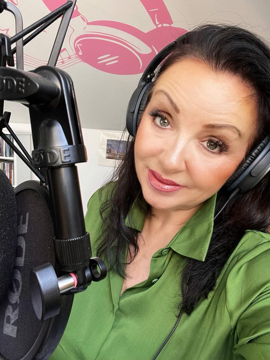 Jannie 🎤🎶interviews🎤🎶 (@jan_interviews) on Twitter photo #ClassicalCrossover fans the world over are tuning in to <a href="/JannieBroadcast/">Jannie Rawlinson Broadcaster Podcaster & Presenter</a> live on <a href="/SoundRadio1031/">Sound Radio 103.1</a> now until 8pm GMT
Where are you listening from 🌍 🌏 #ClassicalCrossover fans the world over are tuning in to <a href="/JannieBroadcast/">Jannie Rawlinson Broadcaster Podcaster & Presenter</a> live on <a href="/SoundRadio1031/">Sound Radio 103.1</a> now until 8pm GMT
Where are you listening from 🌍 🌏