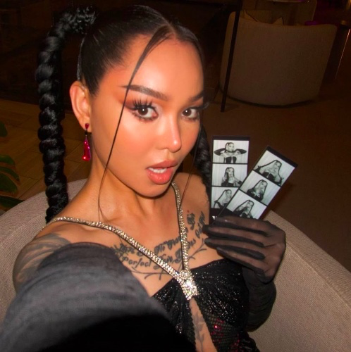 spend4bella's tweet photo. I just received 🛩️ from Anonymous via Throne. Thank you! https://t.co/XNdwDXUcPt #Wishlist #Throne https://t.co/q4kSKxHXGg