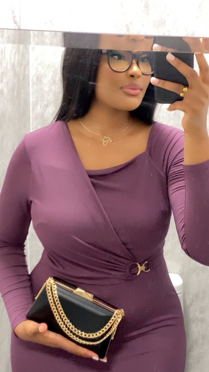 MynalMina's tweet photo. Je rentabilise mon maquillage parce que ça n’arrive pas tous les jours😋. https://t.co/JXFL478J96